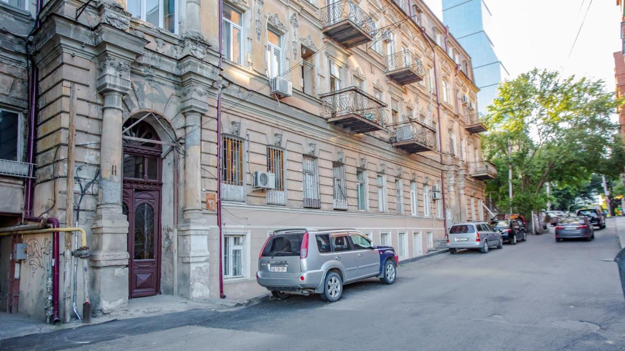 Near The Opera Apartment Тбилиси Екстериор снимка