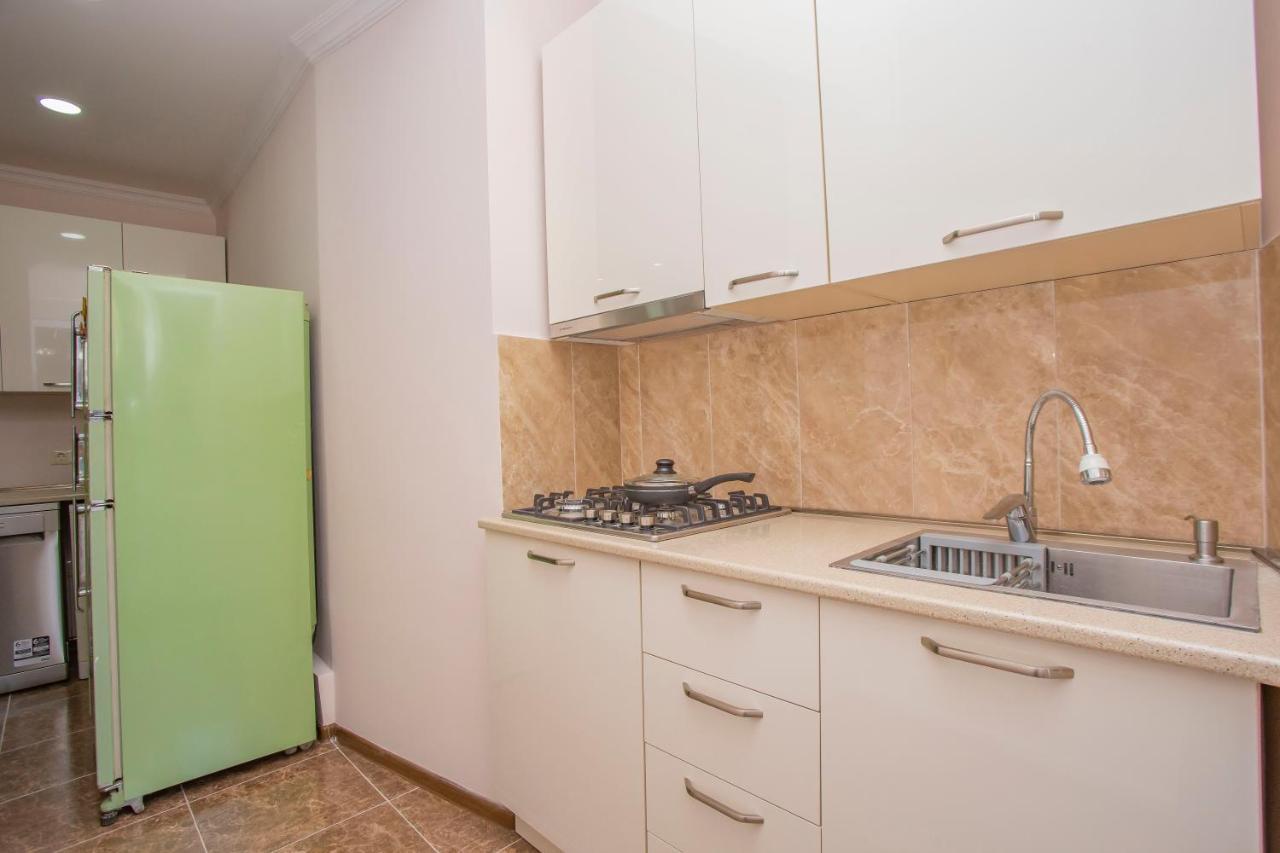 Near The Opera Apartment Тбилиси Екстериор снимка