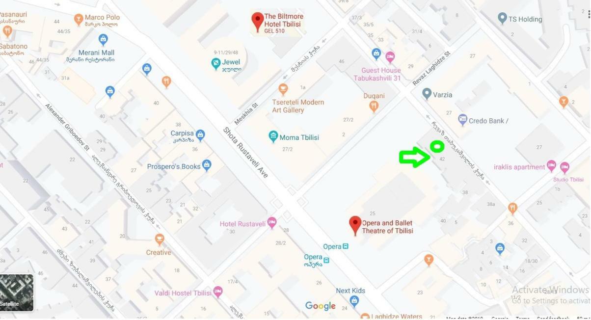 Near The Opera Apartment Тбилиси Екстериор снимка